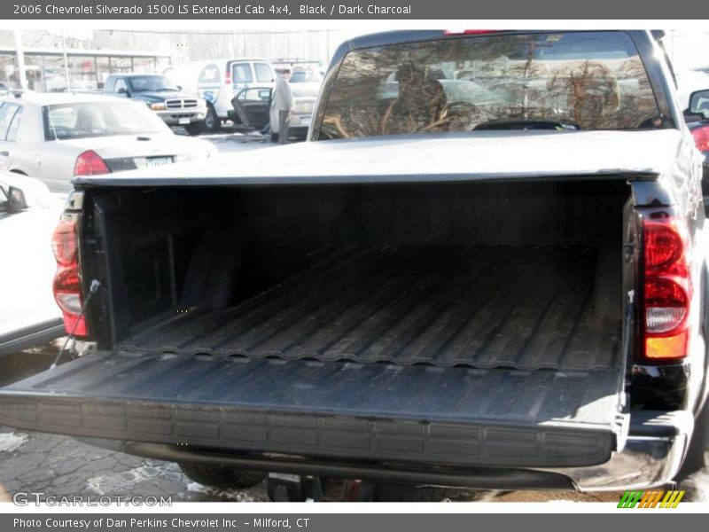 Black / Dark Charcoal 2006 Chevrolet Silverado 1500 LS Extended Cab 4x4