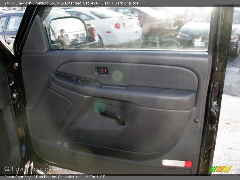 Black / Dark Charcoal 2006 Chevrolet Silverado 1500 LS Extended Cab 4x4