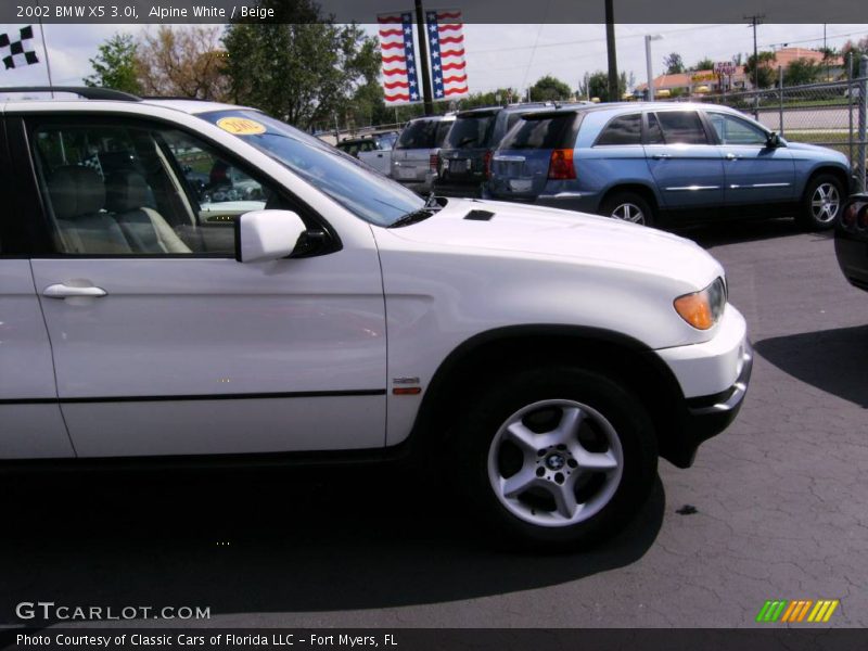 Alpine White / Beige 2002 BMW X5 3.0i