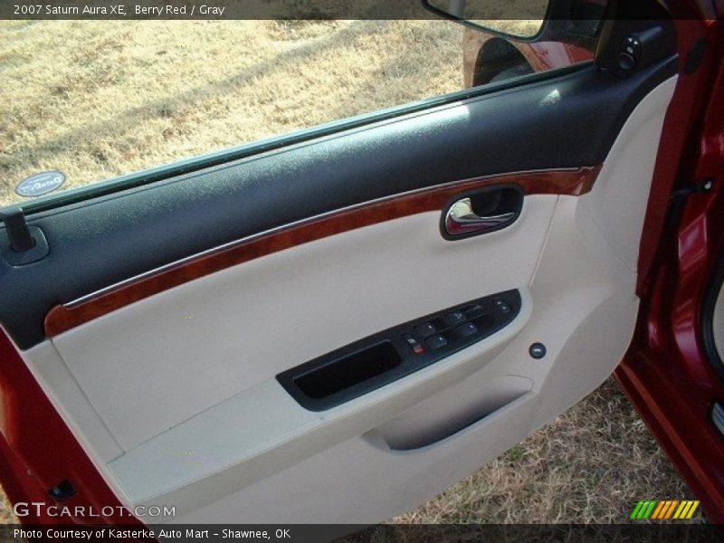 Berry Red / Gray 2007 Saturn Aura XE