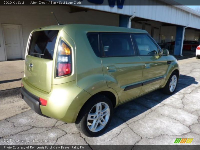 Alien Green / Black Soul Logo Cloth 2010 Kia Soul +