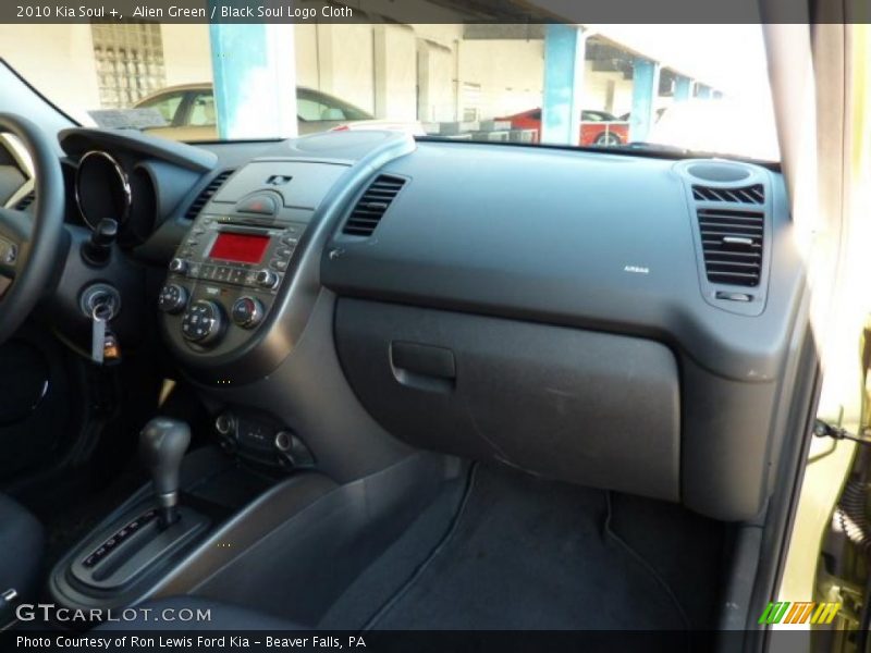 Alien Green / Black Soul Logo Cloth 2010 Kia Soul +