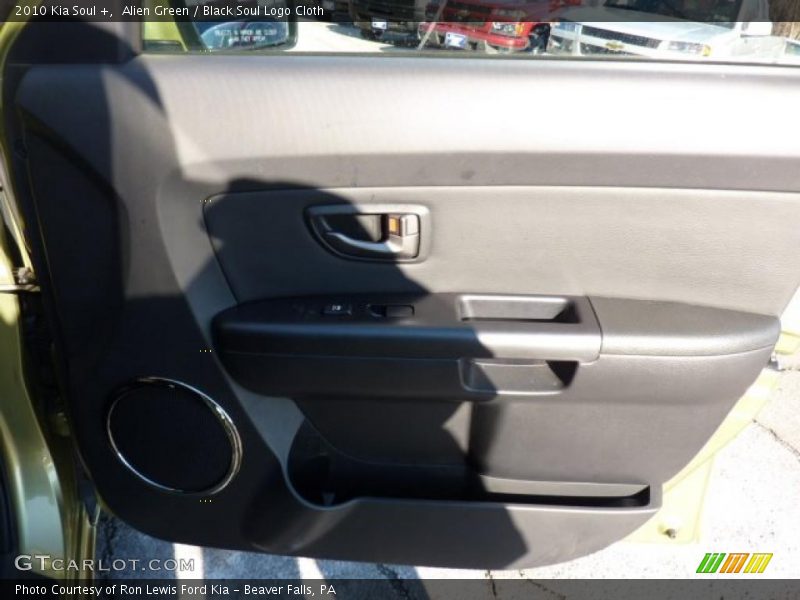 Alien Green / Black Soul Logo Cloth 2010 Kia Soul +