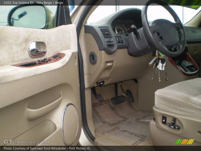 Silky Beige / Beige 2002 Kia Sedona EX