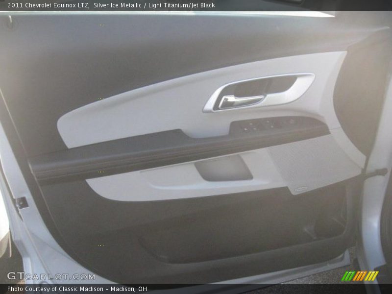 Silver Ice Metallic / Light Titanium/Jet Black 2011 Chevrolet Equinox LTZ