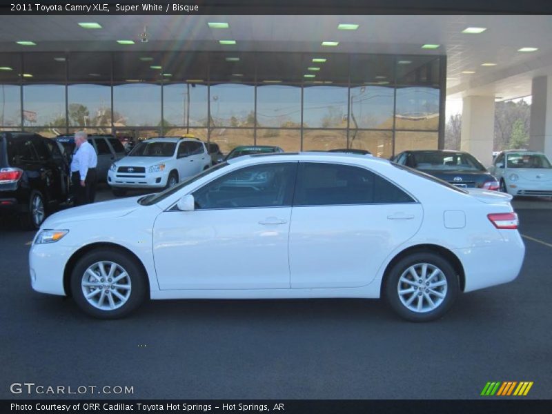 Super White / Bisque 2011 Toyota Camry XLE