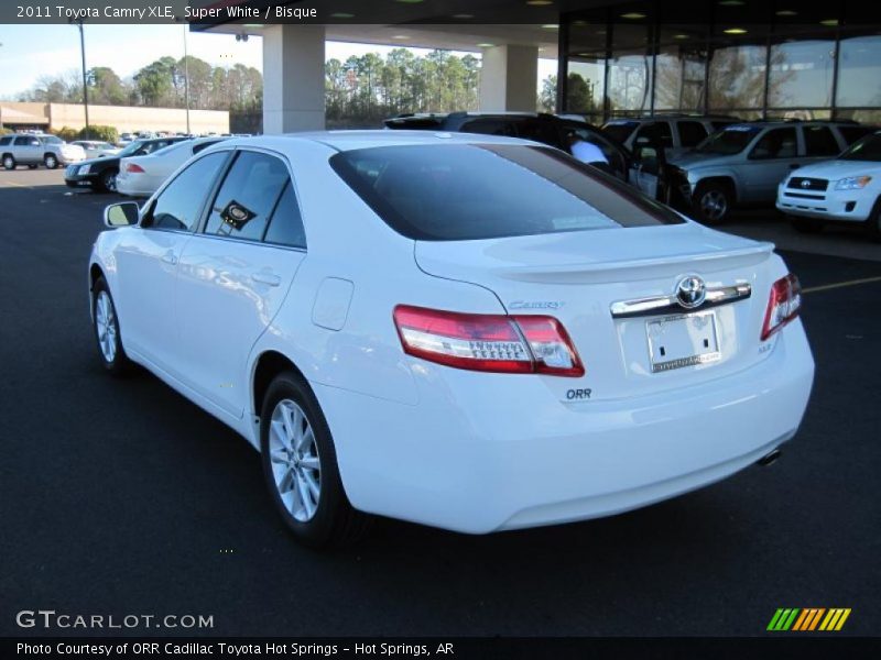 Super White / Bisque 2011 Toyota Camry XLE