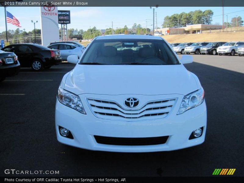 Super White / Bisque 2011 Toyota Camry XLE