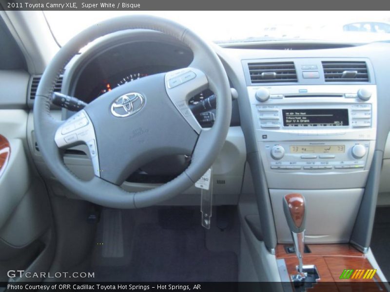Super White / Bisque 2011 Toyota Camry XLE