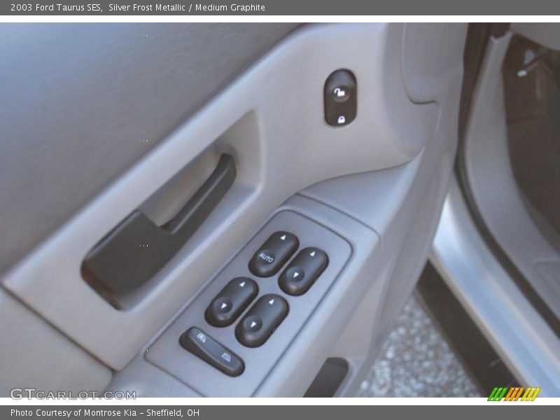 Silver Frost Metallic / Medium Graphite 2003 Ford Taurus SES