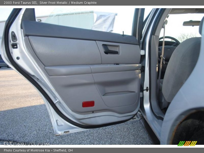Silver Frost Metallic / Medium Graphite 2003 Ford Taurus SES