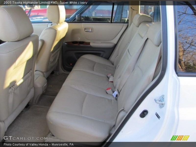 Super White / Ivory 2005 Toyota Highlander Limited 4WD