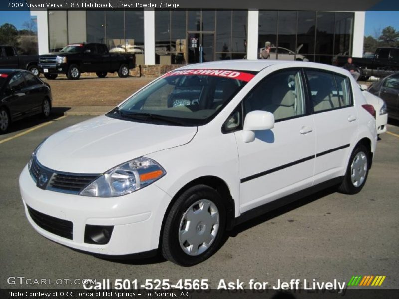 Fresh Powder / Beige 2009 Nissan Versa 1.8 S Hatchback