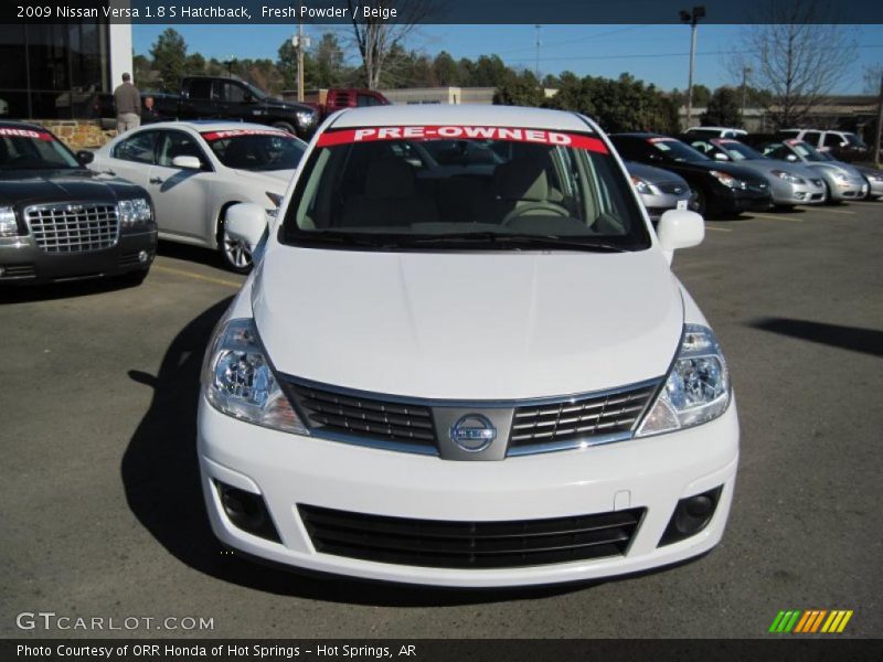 Fresh Powder / Beige 2009 Nissan Versa 1.8 S Hatchback