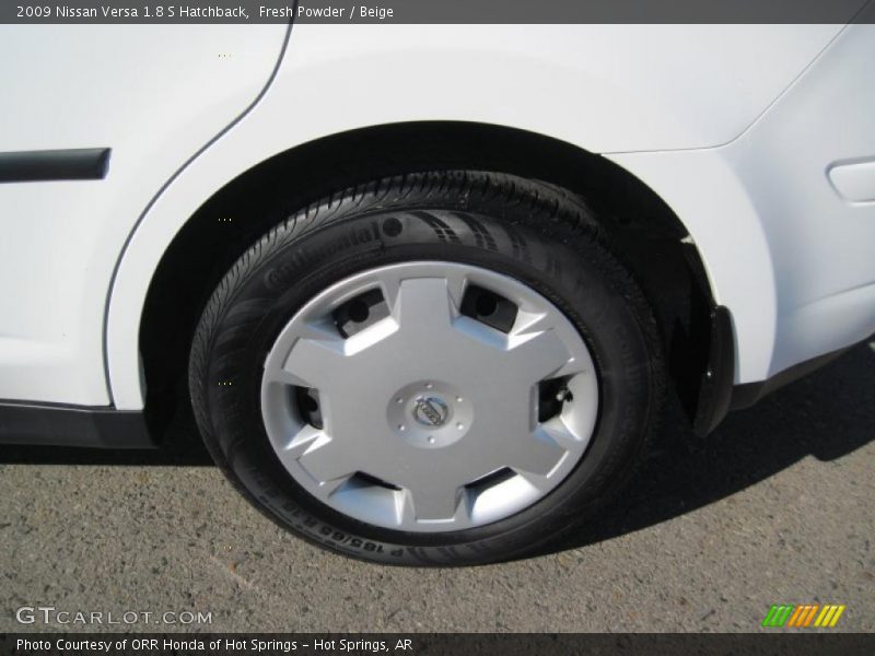 Fresh Powder / Beige 2009 Nissan Versa 1.8 S Hatchback