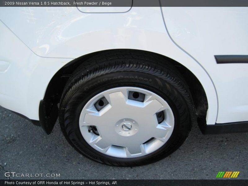 Fresh Powder / Beige 2009 Nissan Versa 1.8 S Hatchback