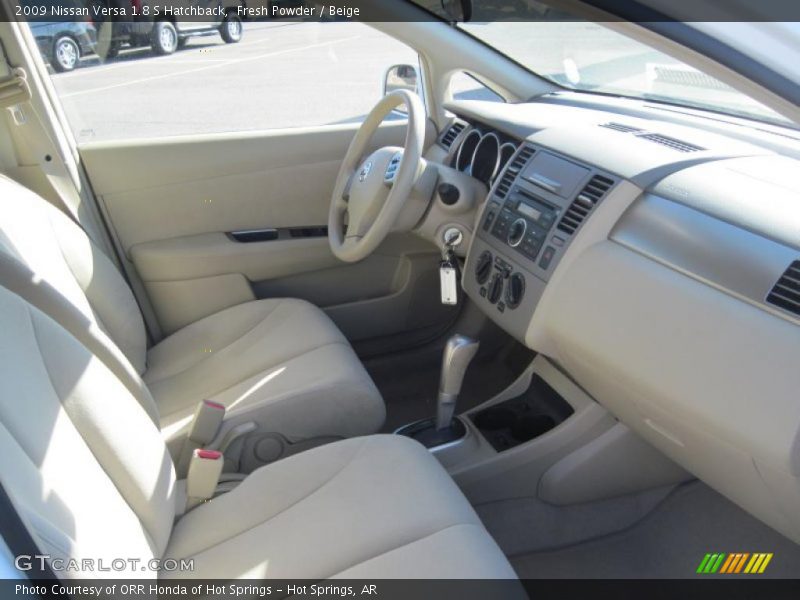 Fresh Powder / Beige 2009 Nissan Versa 1.8 S Hatchback