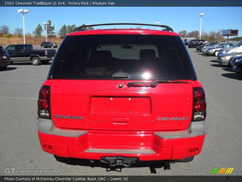 Victory Red / Medium Oak 2002 Chevrolet TrailBlazer LS 4x4
