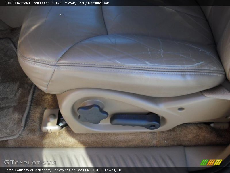 Victory Red / Medium Oak 2002 Chevrolet TrailBlazer LS 4x4