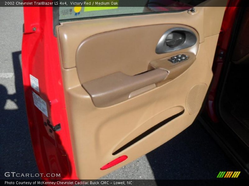 Victory Red / Medium Oak 2002 Chevrolet TrailBlazer LS 4x4