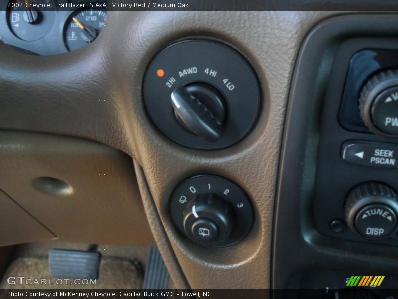 Victory Red / Medium Oak 2002 Chevrolet TrailBlazer LS 4x4