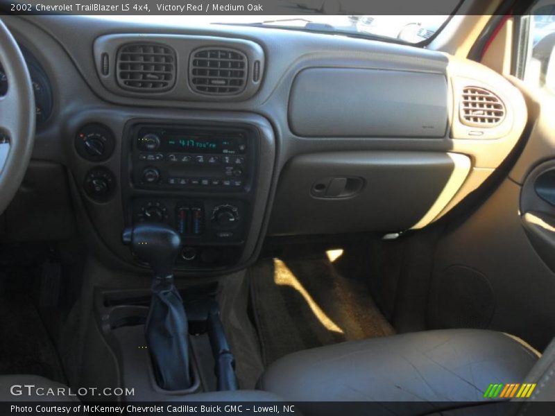 Victory Red / Medium Oak 2002 Chevrolet TrailBlazer LS 4x4
