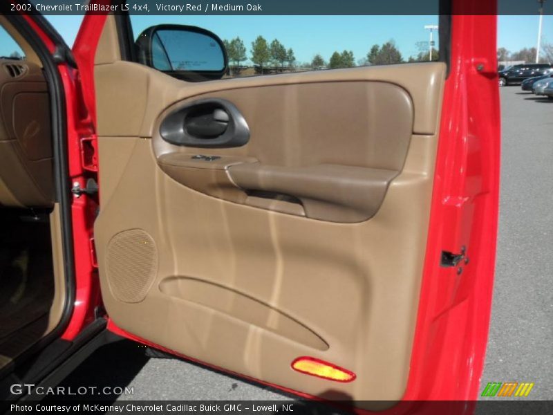 Victory Red / Medium Oak 2002 Chevrolet TrailBlazer LS 4x4