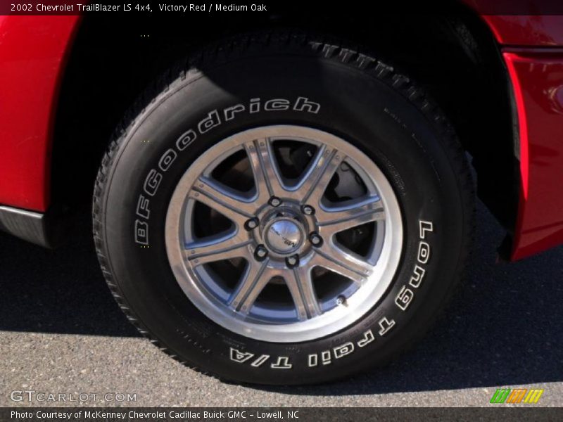 Victory Red / Medium Oak 2002 Chevrolet TrailBlazer LS 4x4