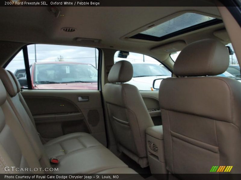 Oxford White / Pebble Beige 2007 Ford Freestyle SEL
