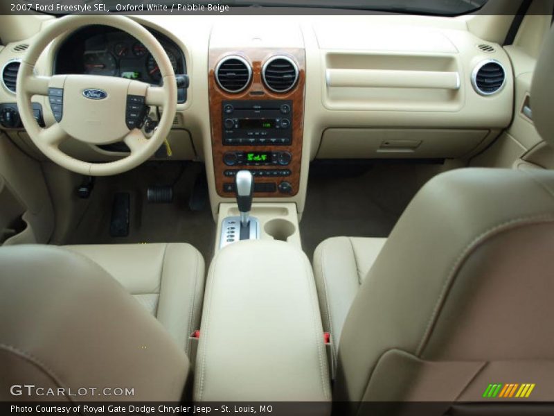 Oxford White / Pebble Beige 2007 Ford Freestyle SEL
