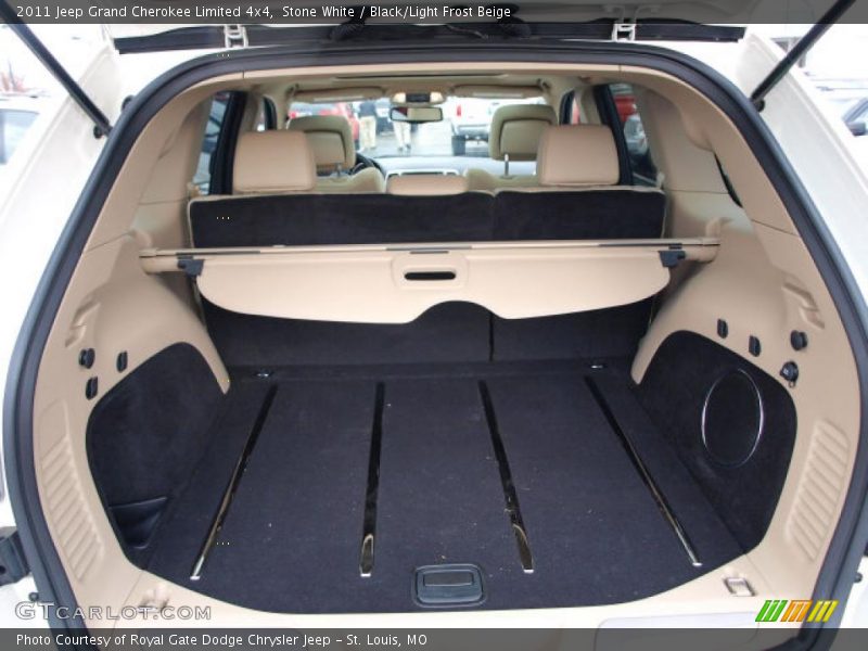  2011 Grand Cherokee Limited 4x4 Trunk