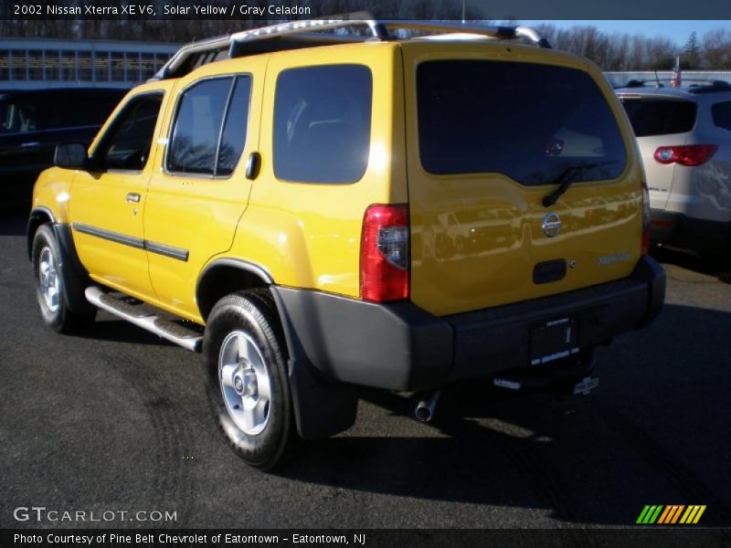 Solar Yellow / Gray Celadon 2002 Nissan Xterra XE V6