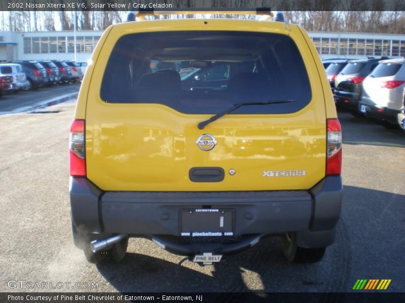 Solar Yellow / Gray Celadon 2002 Nissan Xterra XE V6