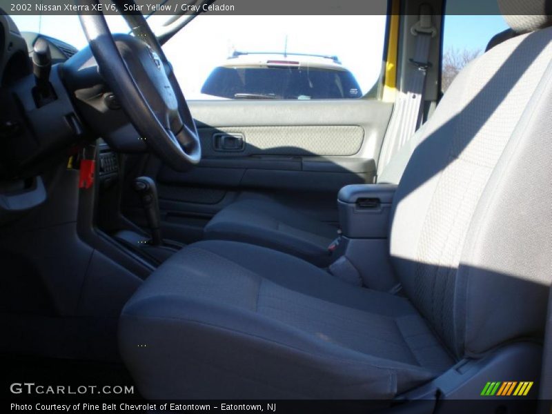 Solar Yellow / Gray Celadon 2002 Nissan Xterra XE V6