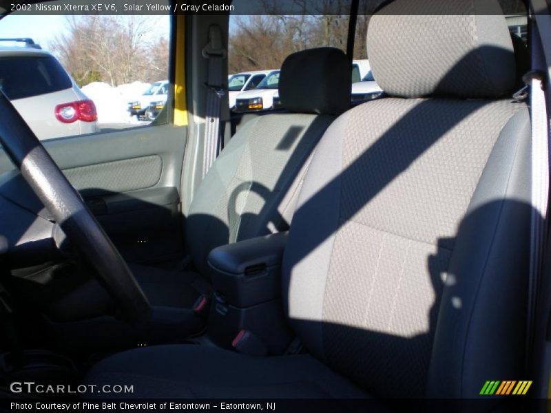 Solar Yellow / Gray Celadon 2002 Nissan Xterra XE V6