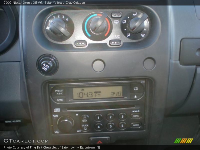 Solar Yellow / Gray Celadon 2002 Nissan Xterra XE V6