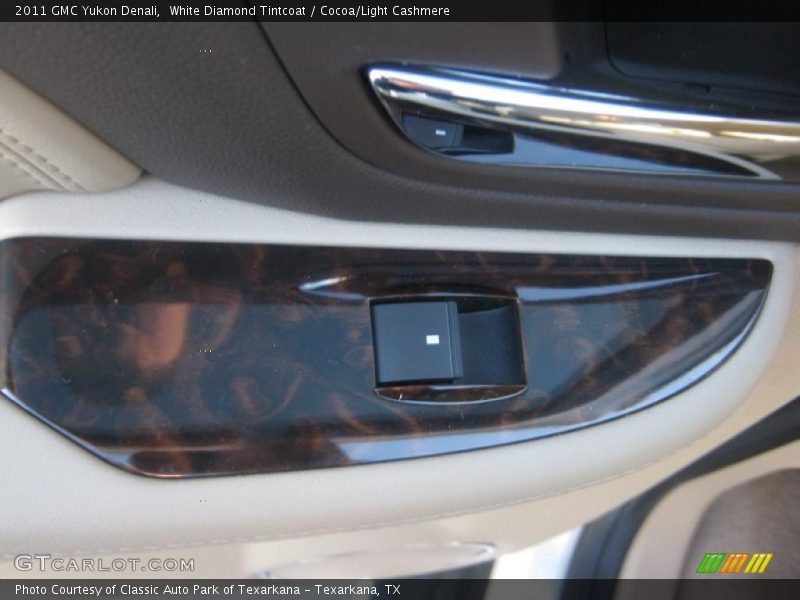 White Diamond Tintcoat / Cocoa/Light Cashmere 2011 GMC Yukon Denali