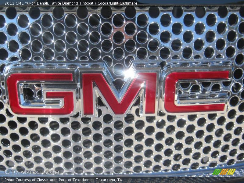 White Diamond Tintcoat / Cocoa/Light Cashmere 2011 GMC Yukon Denali