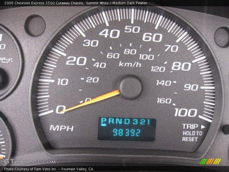 Summit White / Medium Dark Pewter 2006 Chevrolet Express 3500 Cutaway Chassis