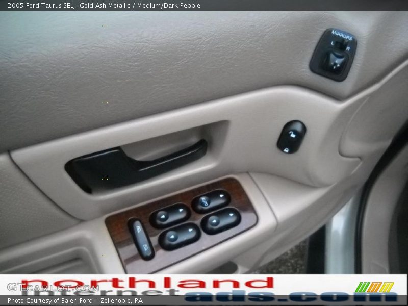 Gold Ash Metallic / Medium/Dark Pebble 2005 Ford Taurus SEL