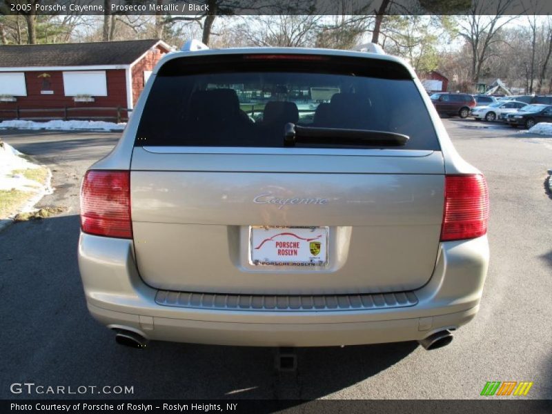 Prosecco Metallic / Black 2005 Porsche Cayenne