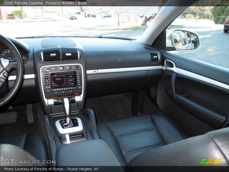 Prosecco Metallic / Black 2005 Porsche Cayenne