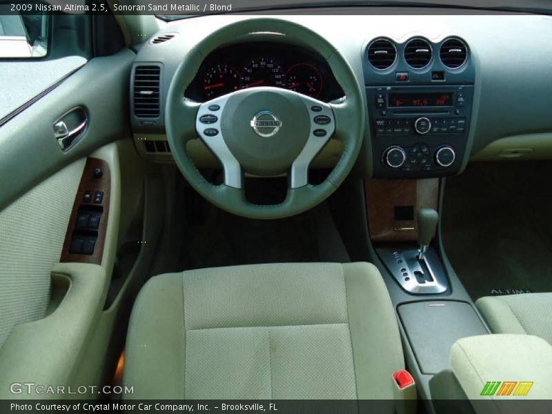 Sonoran Sand Metallic / Blond 2009 Nissan Altima 2.5