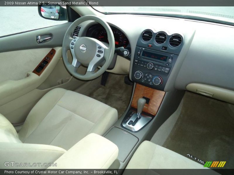 Sonoran Sand Metallic / Blond 2009 Nissan Altima 2.5
