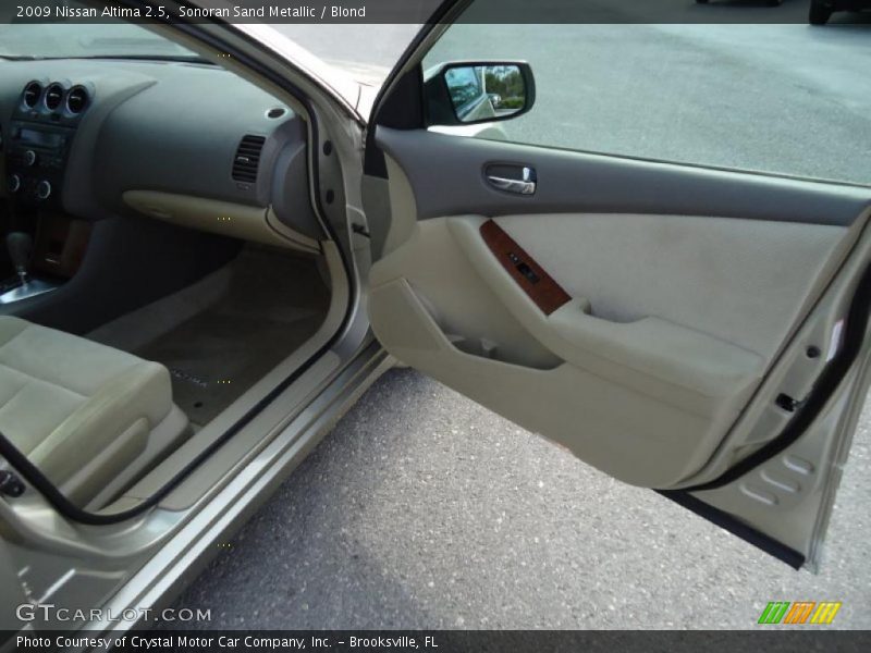 Sonoran Sand Metallic / Blond 2009 Nissan Altima 2.5