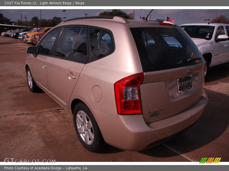 Light Almond Beige / Beige 2007 Kia Rondo LX