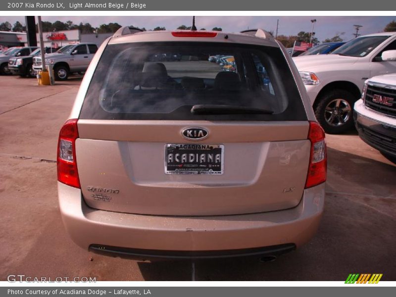 Light Almond Beige / Beige 2007 Kia Rondo LX