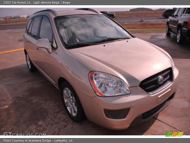 Light Almond Beige / Beige 2007 Kia Rondo LX