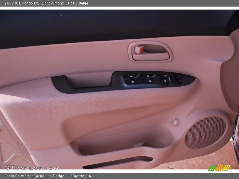 Light Almond Beige / Beige 2007 Kia Rondo LX