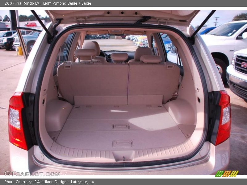 Light Almond Beige / Beige 2007 Kia Rondo LX